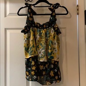XL ruffle tank top yellow$ black flowers